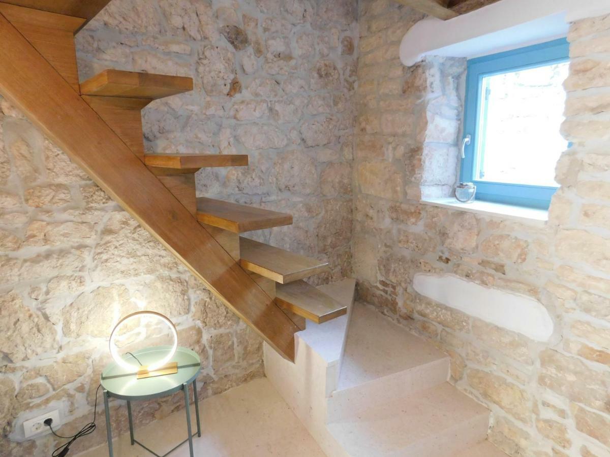 Bezauberndes Steinhaus Mit Garten In Der Altstadt Von Rovinj Exterior photo