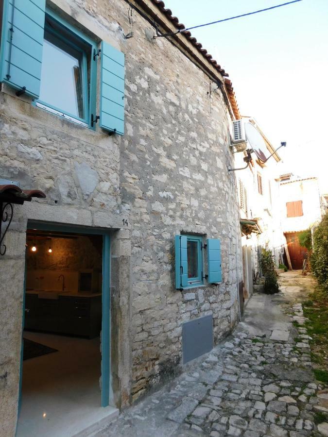 Bezauberndes Steinhaus Mit Garten In Der Altstadt Von Rovinj Exterior photo